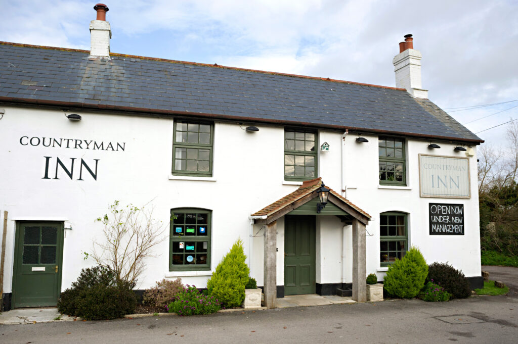 Exterior and Interior Images of The Countryman Inn, East Knighton